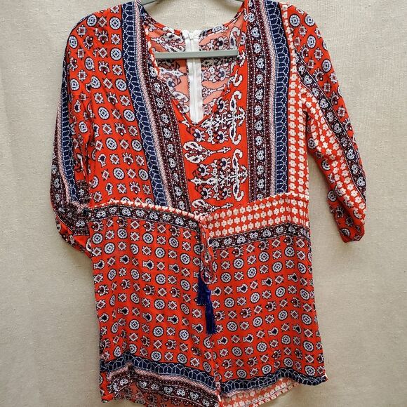 Red V Neck Tribe Pattern 3/4 Sleeve Romper - Picture 3 of 11